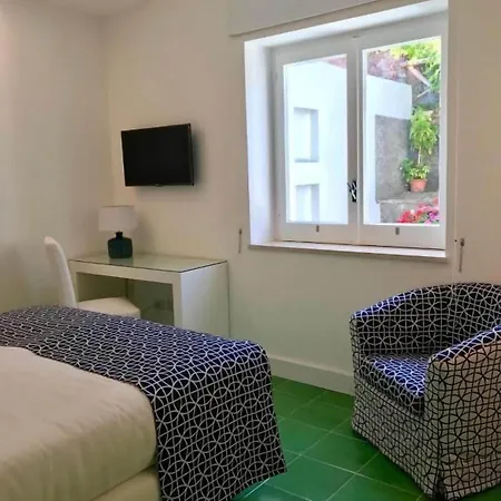 Olive Tree Garden Гостьовий будинок